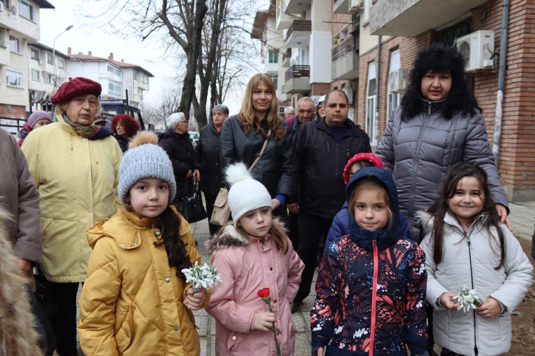 Лясковчани отдадоха почит на Апостола, в Джулюница откриха негова плоча