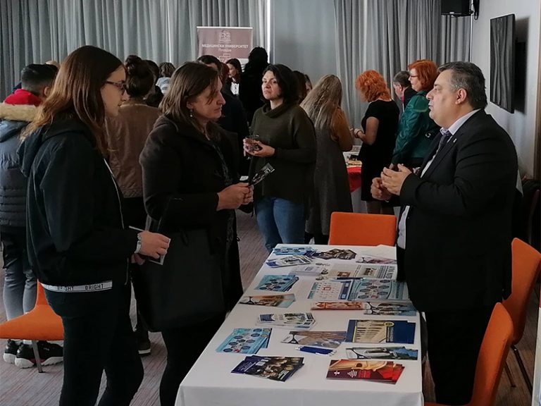 Свищов | Стопанска академия „Д. А. Ценов” участва в информационна кампания на МОН в Кипър