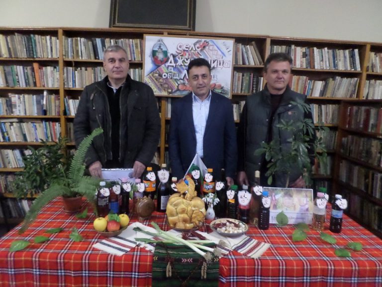 С винени конкурси, с фолклорни концерти и със зарязване бе отбелязан празникът Трифон Зарезан в община Лясковец