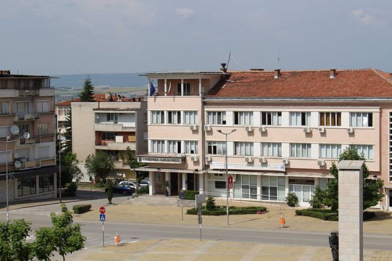 Горещи новини | Преустановяват се масовите мероприятия в Община Лясковец