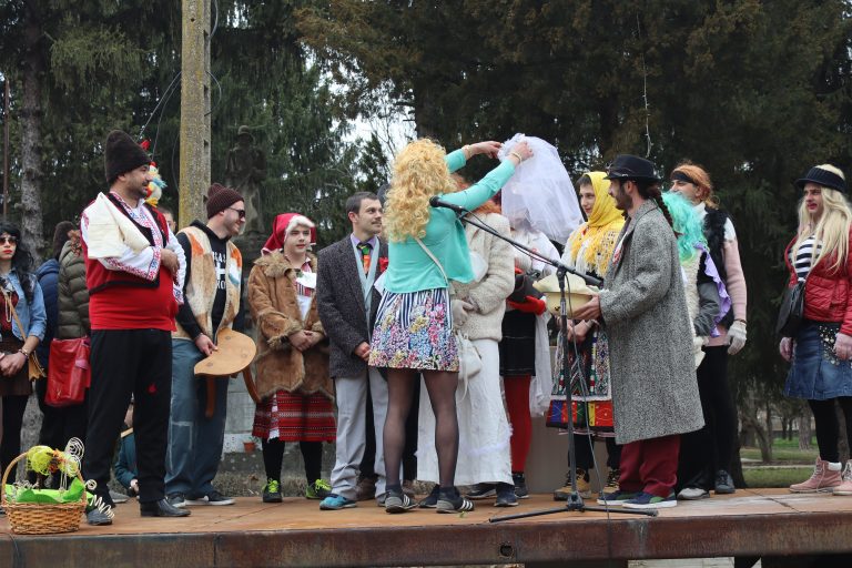 Ергенски сватби вдигнаха в два поредни дни в две лясковски села