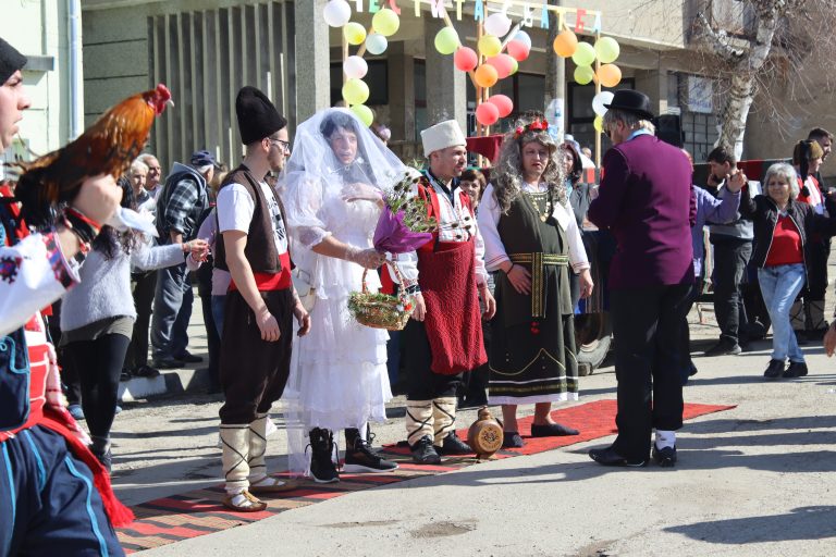 Ергенски сватби вдигнаха в два поредни дни в две лясковски села