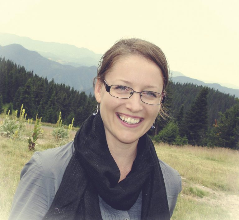 Ученици и родители учат заедно по време на дистанционното обучение