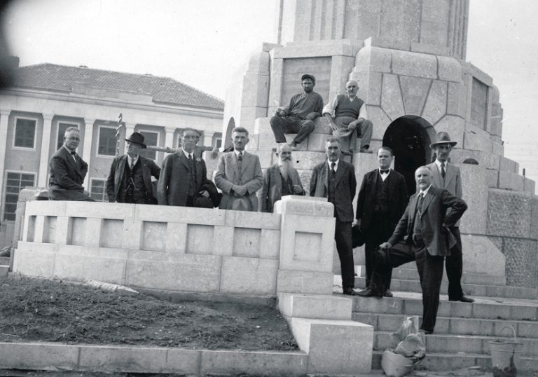 Символът на В. Търново – паметник “Майка България” стана на 85 години