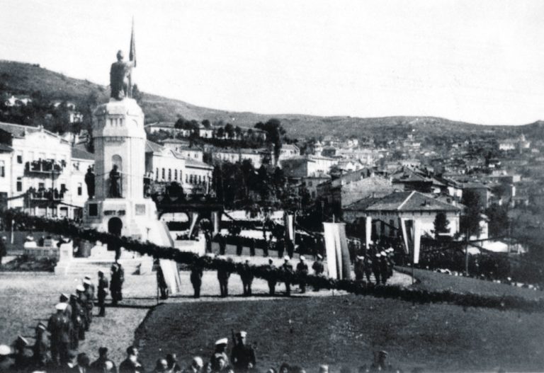 Символът на В. Търново – паметник “Майка България” стана на 85 години