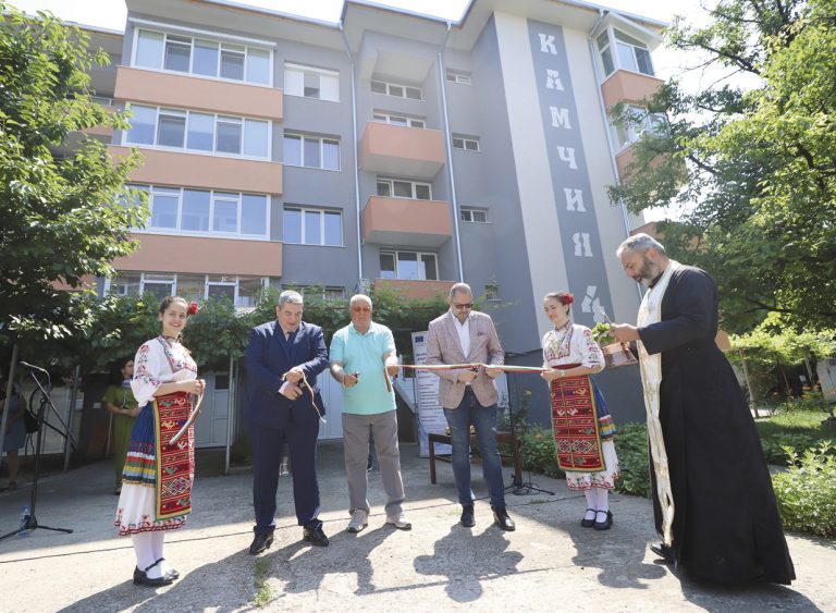 Горещи новини | С 1,7 млн. лв. обновиха три жилищни блока в Г. Оряховица