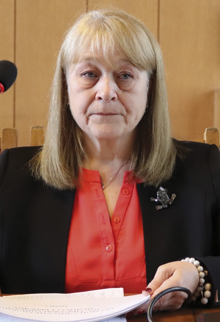 Няколко училища вече  имат нови директори