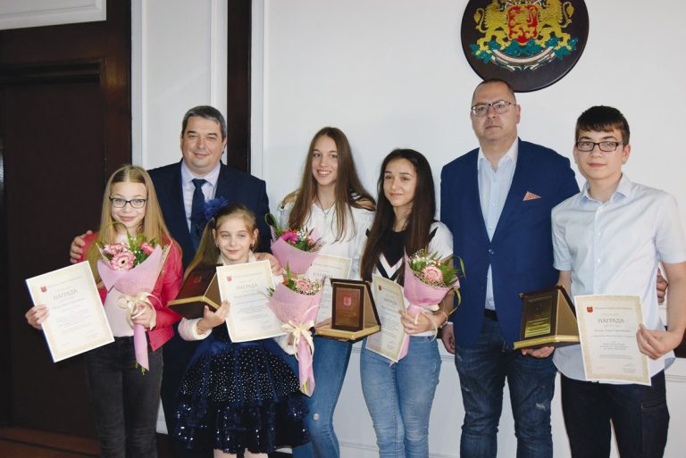 Горна Оряховица | Връчиха наградите “Млада Горна Оряховица”