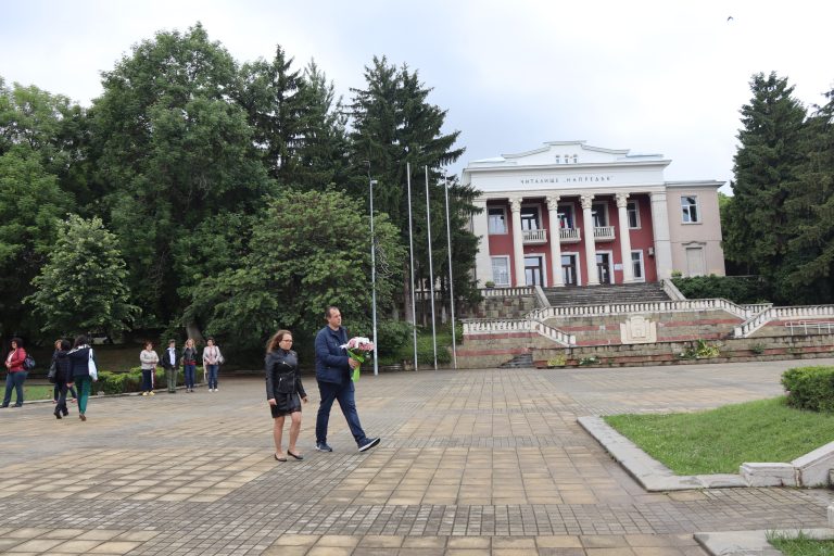В Лясковец поднесоха цветя за Ботев и за всички загинали борци за свобода