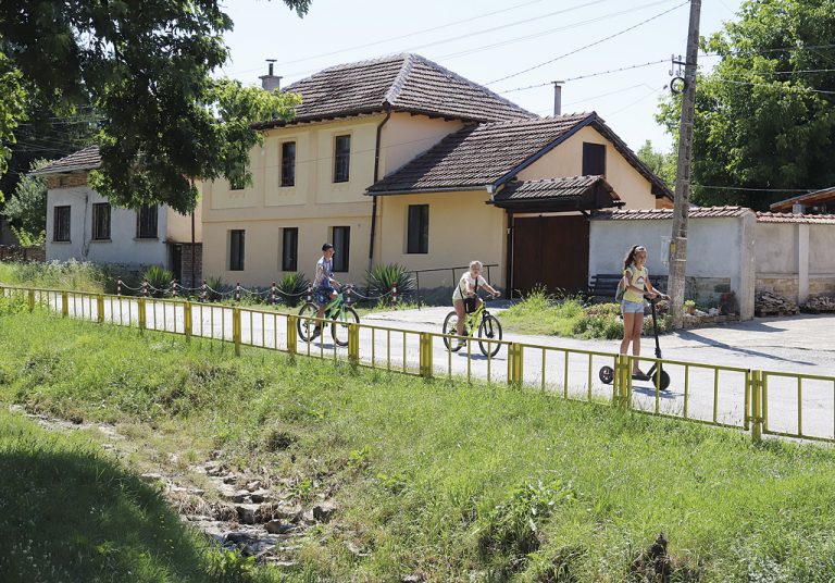 Млади семейства  преоткриват Ново село