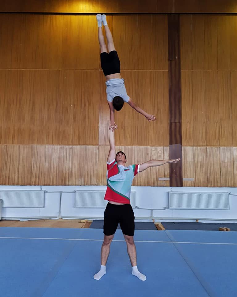 Горна Оряховица | Братя акробати търсят средства за подготовката си