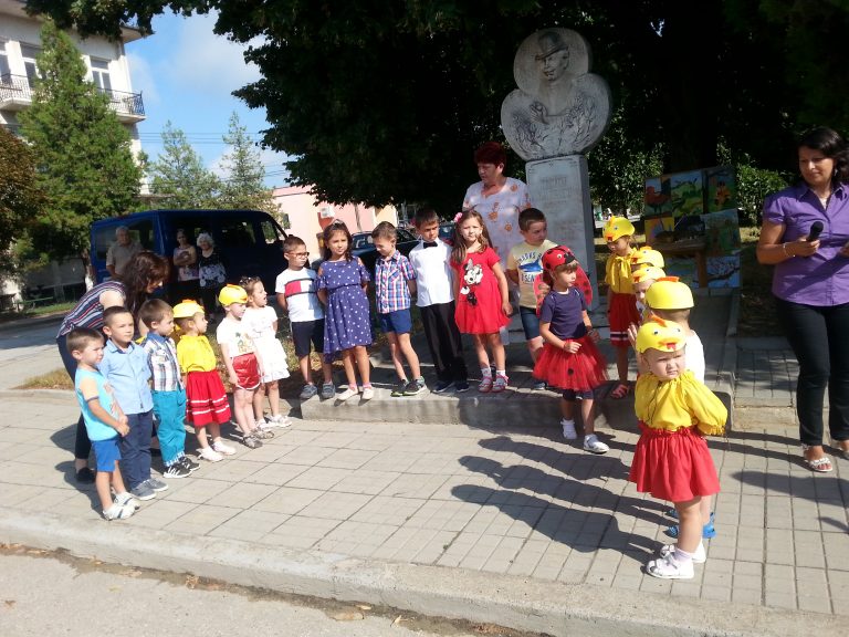 Джулюнчани се поклониха пред поета Цоньо Калчев за 150-годишнината от рождението му