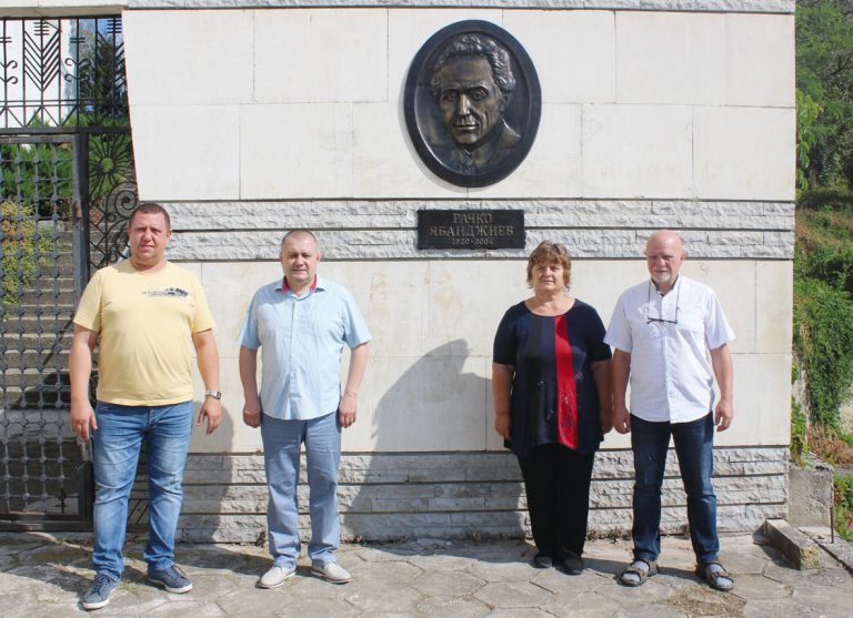 Стражица | Стражица почете 100-годишнината  от рождението на Рачко Ябанджиев