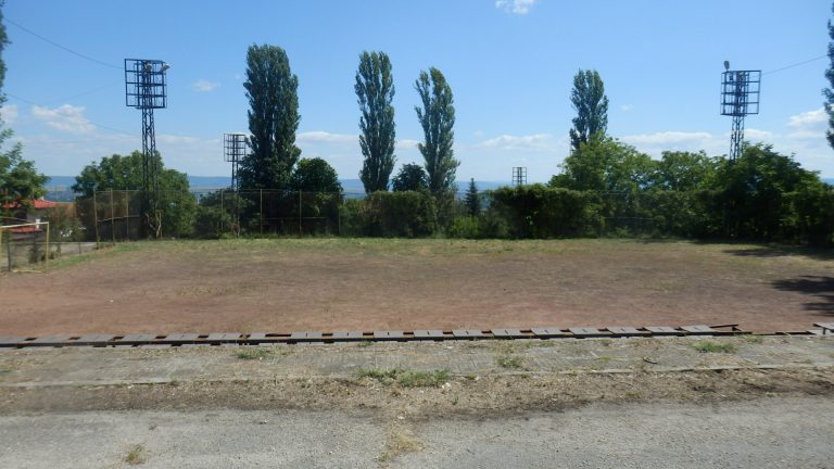 Горещи новини | Община Лясковец започна реконструкция на открита спортна площадка