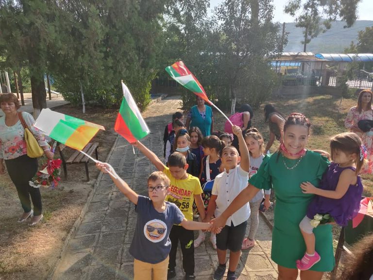 Новата учебна година бе открита тържествено в трите лясковски училища