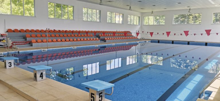 Павликени | Със соларни панели и газови котли  модернизират плувния басейн в Павликени