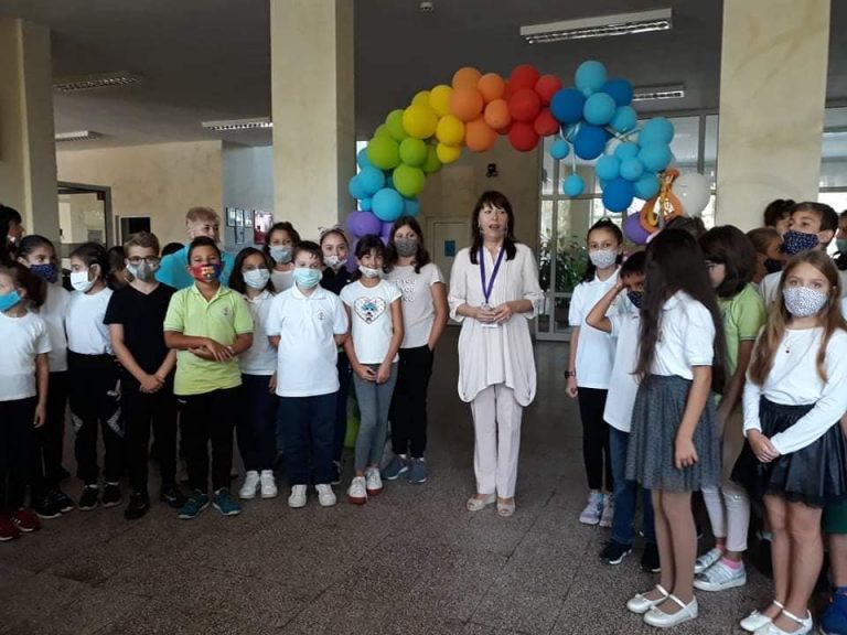 Горна Оряховица | Директорът на СУ „Георги Измирлиев“  награди изявени ученици и педагози