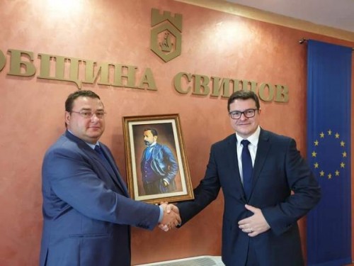 Свищов | Британският посланик Н. Пр. д-р Роб Диксън посети Свищов