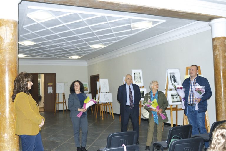 Култура | В Лясковец представиха книга, посветена на писателя Цоньо Калчев