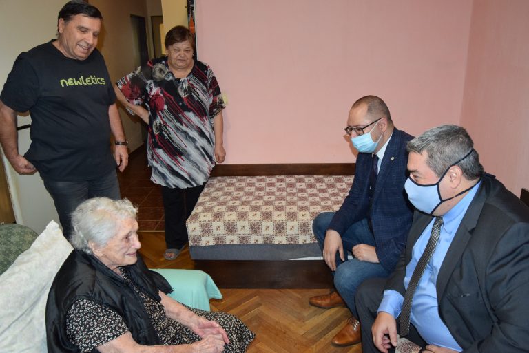 Горна Оряховица | Две столетнички поздрави кметът на Г. Оряховица