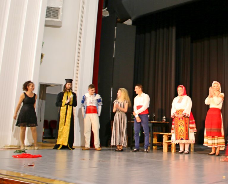 Младите лясковски актьори представиха комедията “Село, село, пусто село”