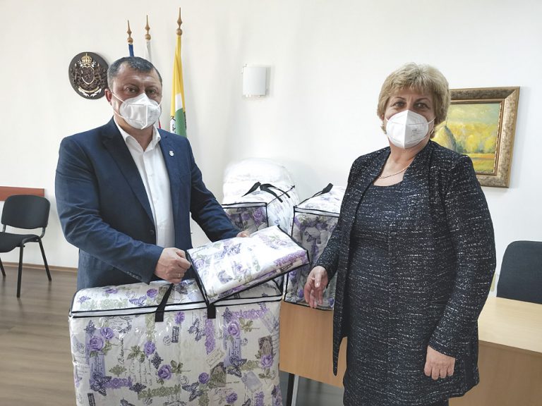 Павликени | Инж. Манолов  направи  дарение на  болницата  в Павликени