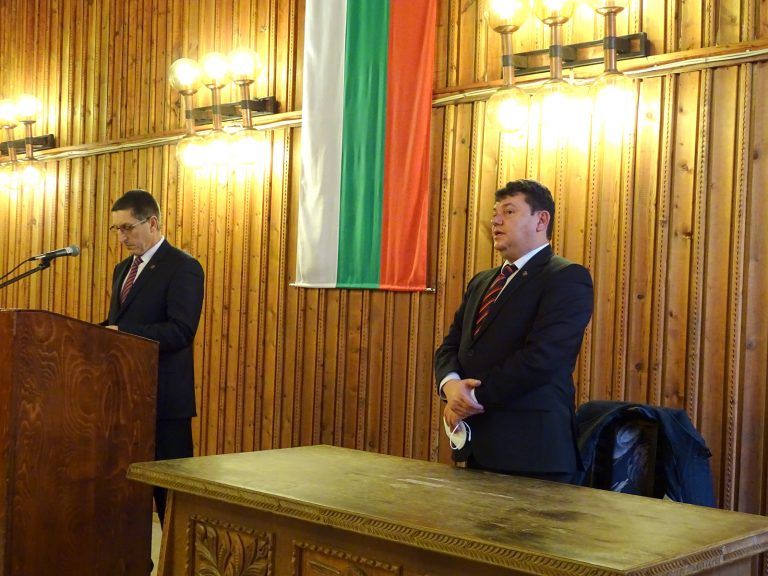 Двама лекари са новите почетни граждани на Сухиндол