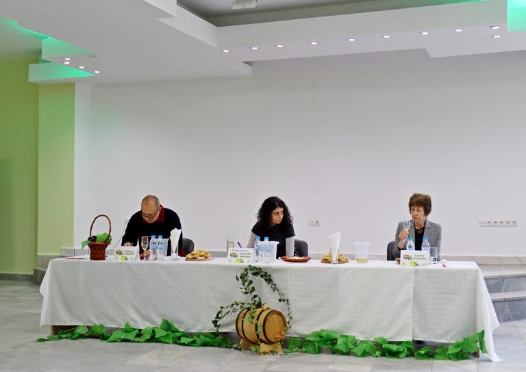 В Лясковска община производители на домашно вино се съревноваваха за приза „Най-добър винар“