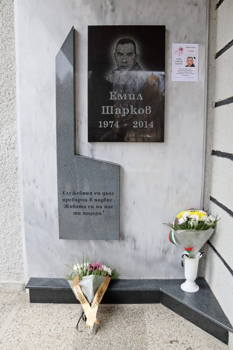 Горещи новини | Навършват се седем години от гибелта на командоса Емил Шарков