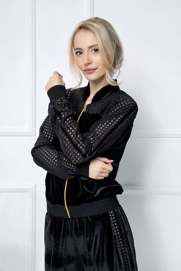 Великотърновката Мила Захариева създаде свой луксозен моден бранд