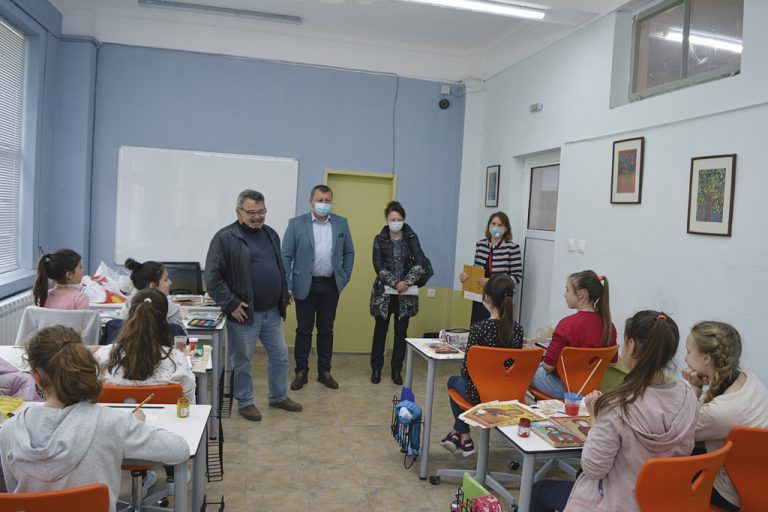 Павликени | Кабинет по иконография откриха в СУ “Бачо Киро” в Павликени