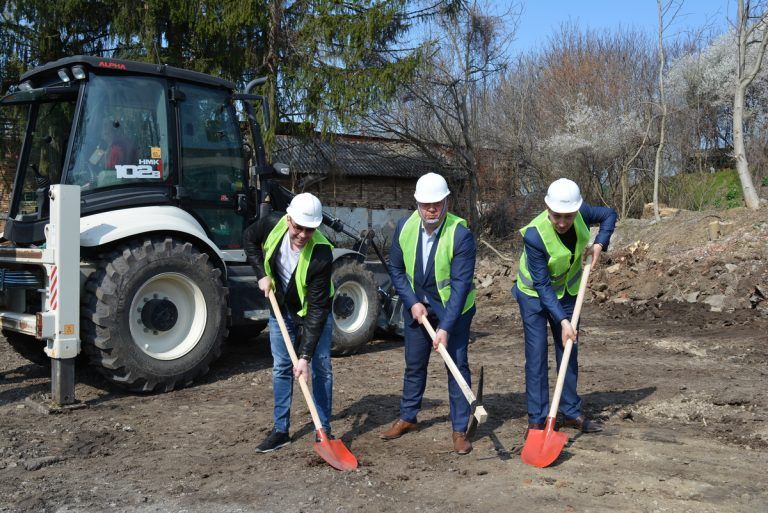 Павликени | Започна изграждането на приют за безстопанствени животни в Павликени