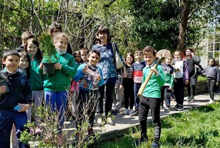Лясковските деца с разнообразни инициативи по повод Световния ден на Земята