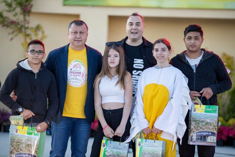 Общество | Павликени посрещна приятели за „Празника на яйцето“