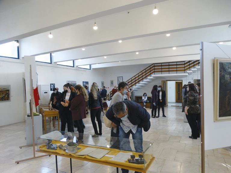 Павликени | Музеят в Павликени показа изложба  “100 години павликенска гимназия”