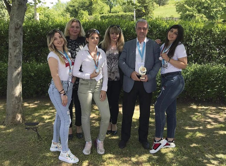 Свищов | Свищовски ученици с отличие от  състезанието “Млади таланти в модата”