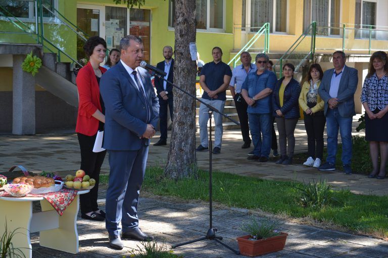 Павликени | В Павликени направиха първа копка на две детски площадки