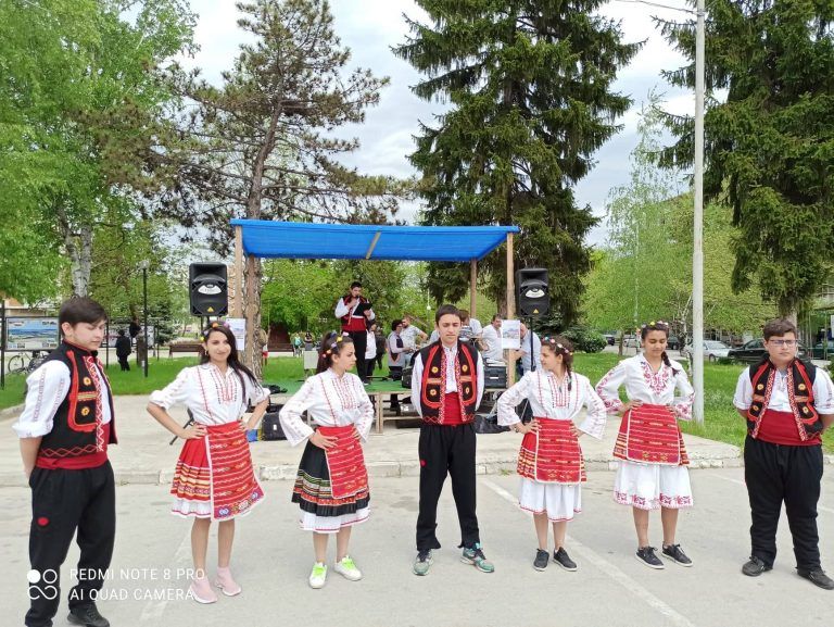 Горещи новини | В Стражица организираха честване на Гергьовден по  проект „Интеграция на уязвими групи в община Стражица”