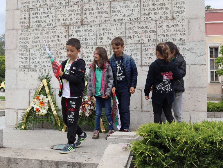 145 години от Ботевата гибел отбелязаха лясковчани