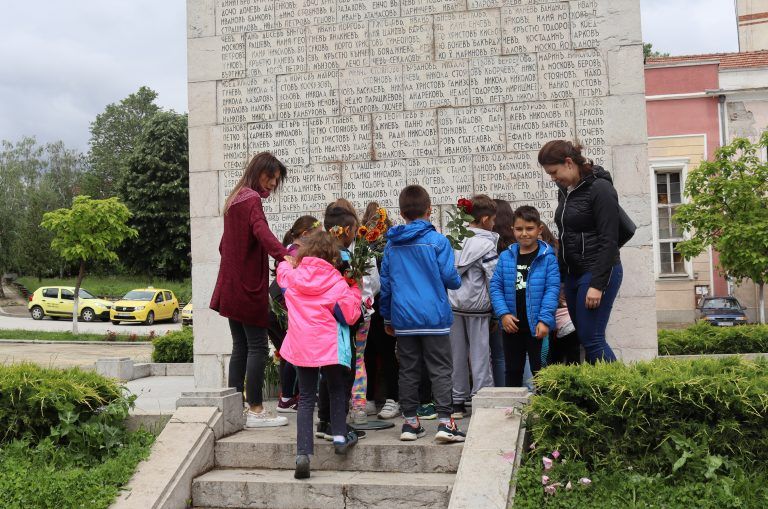 145 години от Ботевата гибел отбелязаха лясковчани