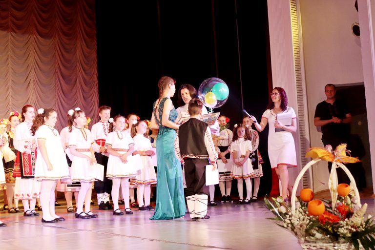 Лясковските танцьори и музиканти изнесоха голям концерт в Деня на българския фолклор