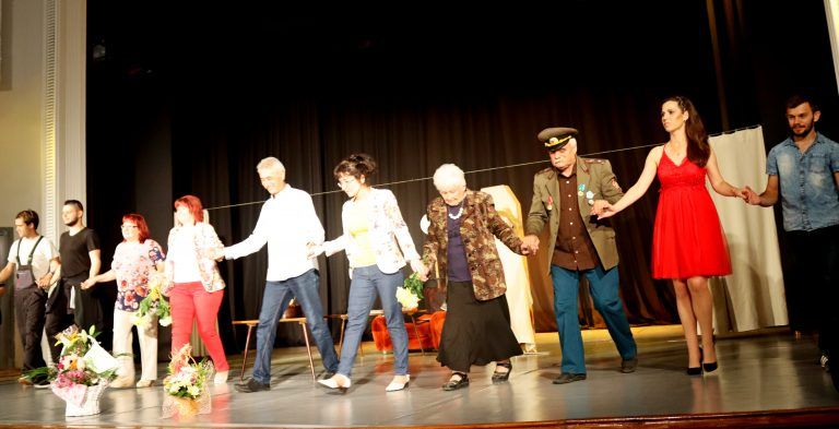 Комедията „Сводници“ на козаревския театър разсмя лясковчани в навечерието на Петровден