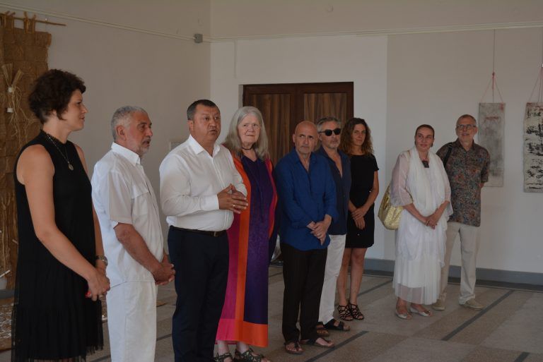 Павликени | Художници от Франция, Словакия, Германия и България откриха изложбата „Павликени и светът“