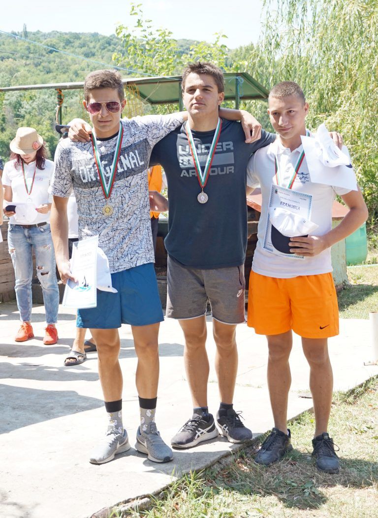 Шесто издание записа Националната плувна надпревара в Лясковец