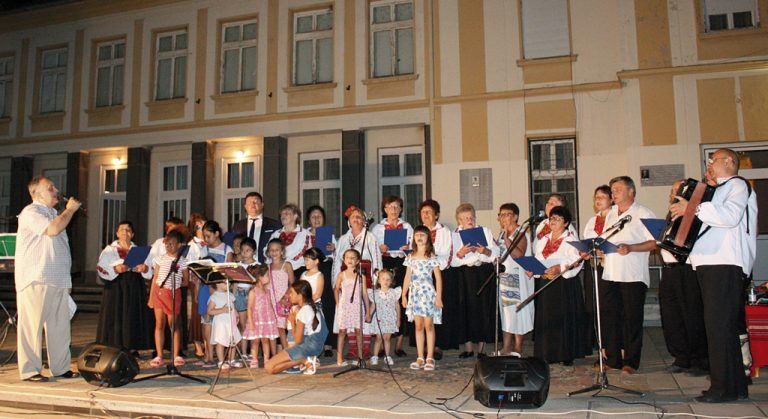 Виното и хляба почетоха  с празник в Сухиндол