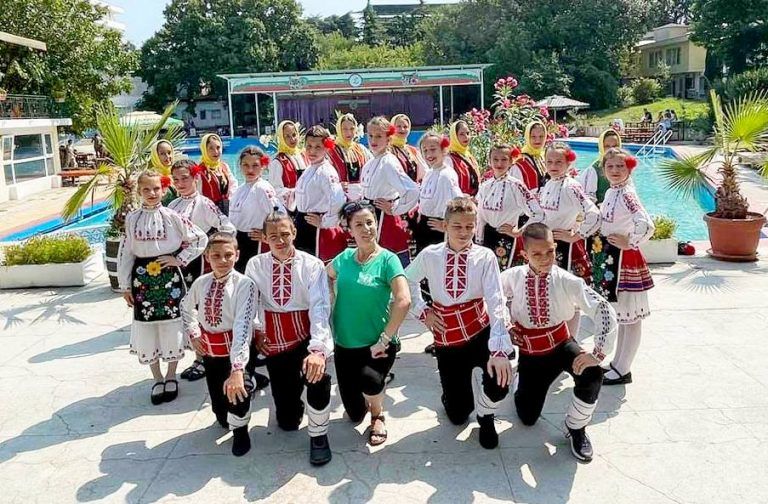 Музиканти и танцьори от лясковското читалище с награди от фолклорни морски фестивали