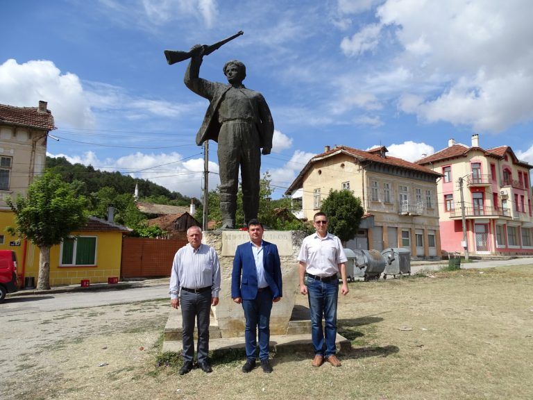 В Сухиндол и Коевци почетоха 9-ти септември