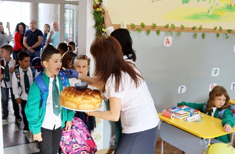 В лясковските училища тържествено бе открита новата учебна година