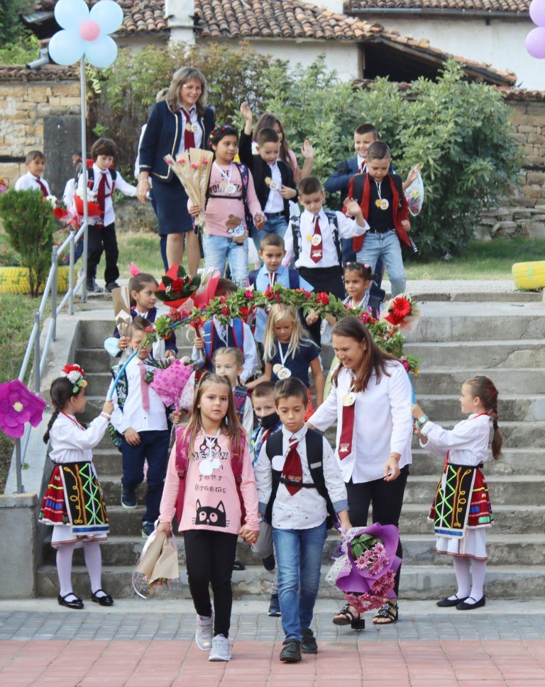 В лясковските училища тържествено бе открита новата учебна година