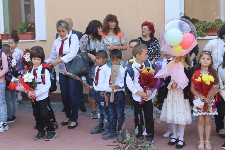 В лясковските училища тържествено бе открита новата учебна година